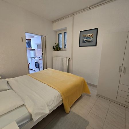 Apartment Ella Banjol Eksteriør bilde