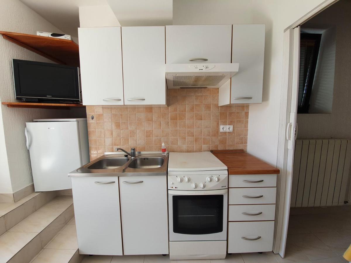 Apartment Ella Banjol Eksteriør bilde