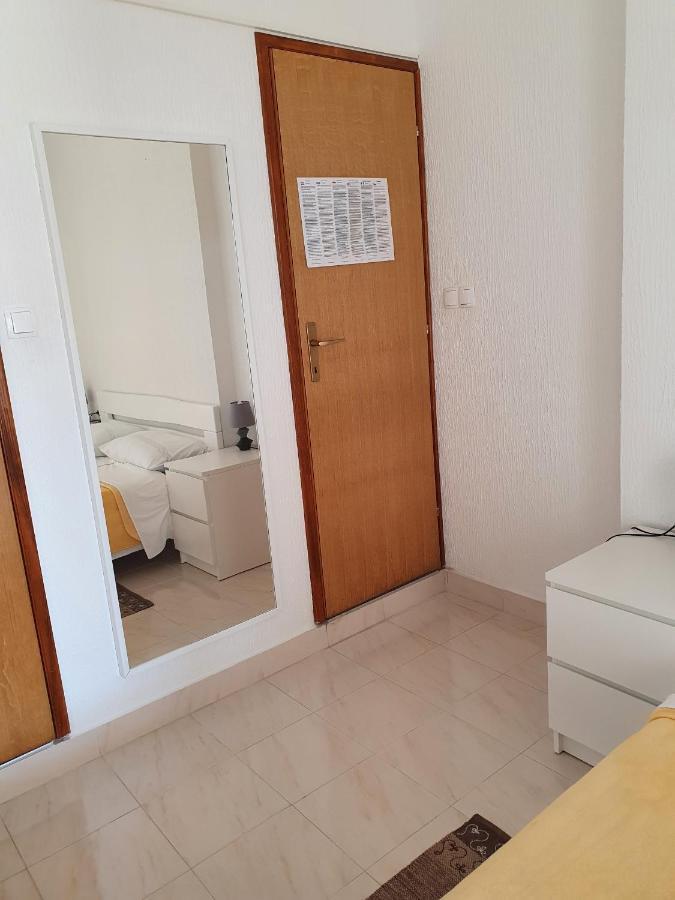Apartment Ella Banjol Eksteriør bilde