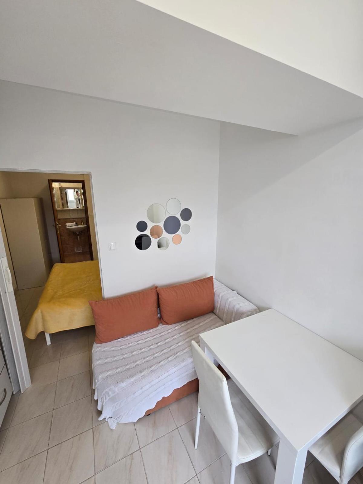 Apartment Ella Banjol Eksteriør bilde