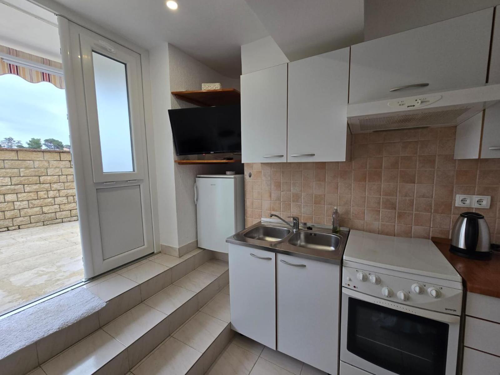 Apartment Ella Banjol Eksteriør bilde