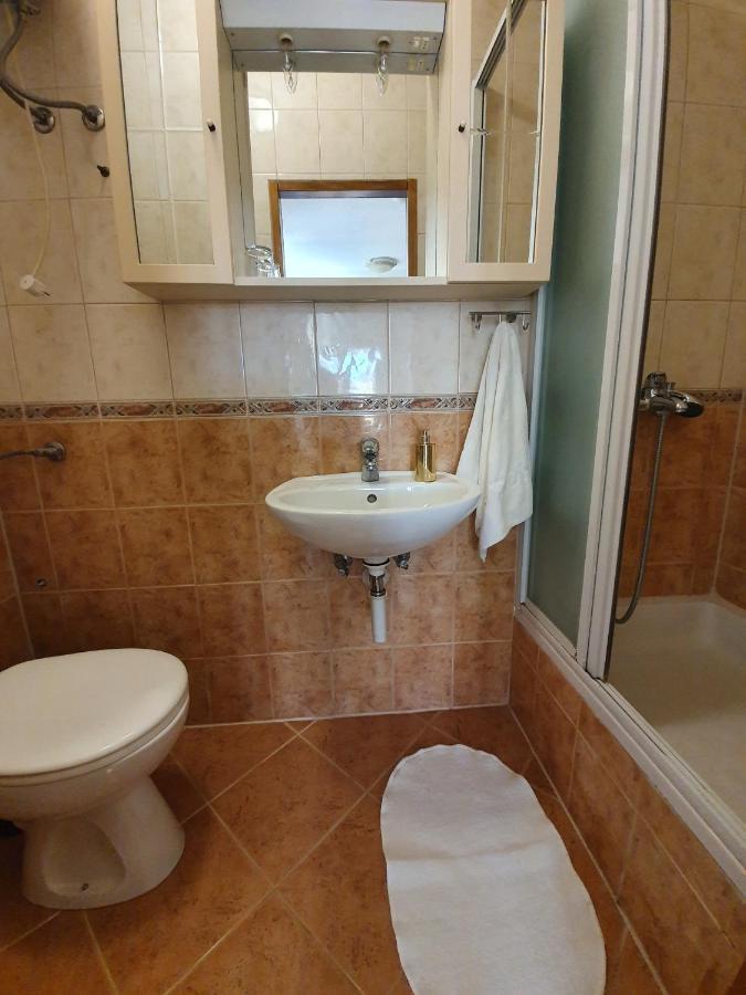 Apartment Ella Banjol Eksteriør bilde